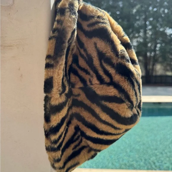 Kensie Faux Fur Tiger-Stripe Bucket Hat - Brown & Black - Picture 6 of 9